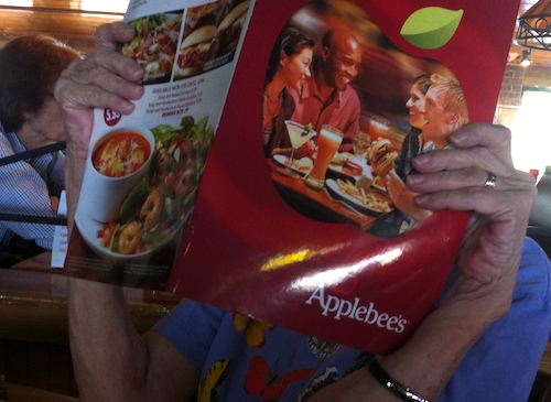 mom-applebees