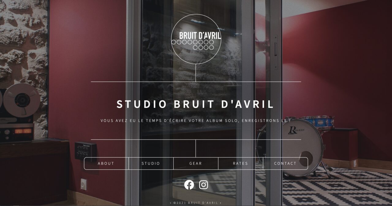 Studio Bruit D'Avril site over an image of an elegant music recording studio with links for About, Studio, Rates, Gear, and Contact